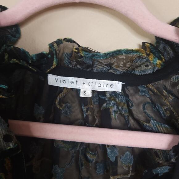 Violet + Claire Velvet Burnout Puff Sleeve Ruffle Tunic Size S - Picture 9 of 11